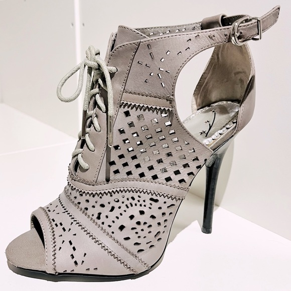 Gorgeous Lace up Heels - Picture 1 of 3